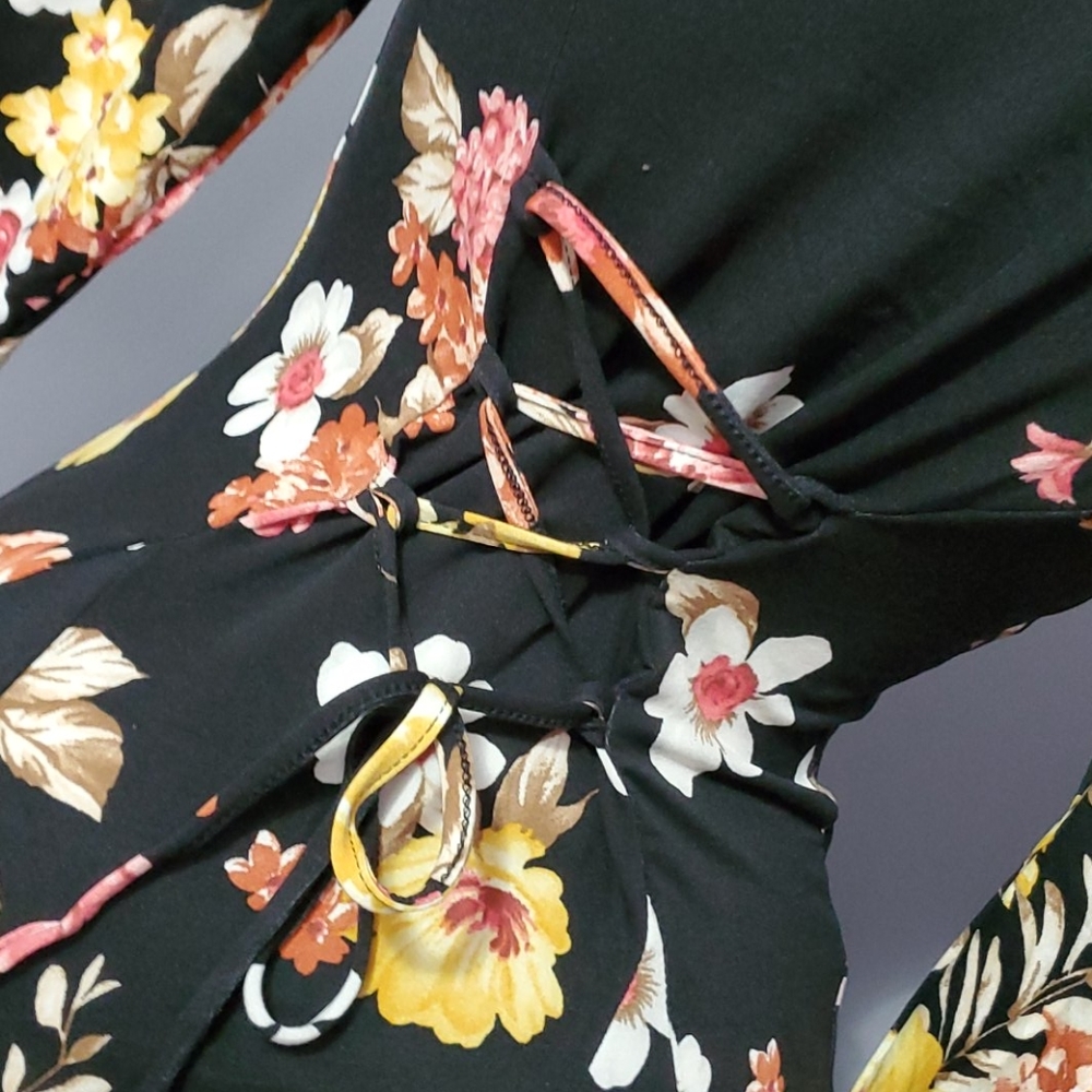 Stunning Black Floral Day Dress - Picture 5 of 8